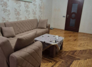 Satılır 3 otaqlı 70 m2 köhnə tikili Nizami r.