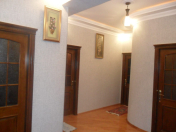 İcarəyə verilir 3 otaqlı 100 m2 yeni tikili İnşaatçılar m.