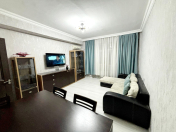 Satılır 3 otaqlı 85 m2 köhnə tikili Şah İsmayıl Xətai m.