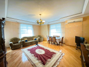 Satılır 3 otaqlı 135 m2 yeni tikili 8 Noyabr m.