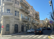 Satılır 3 otaqlı 100 m2 köhnə tikili İçəri Şəhər m.