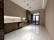 Satılır 2 otaqlı 91 m2 yeni tikili 28 May m.