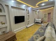 Satılır 2 otaqlı 100 m2 köhnə tikili Həzi Aslanov m.