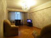 İcarəyə verilir 2 otaqlı 80 m2 köhnə tikili 28 May m.