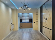 Satılır 3 otaqlı 75 m2 köhnə tikili Binəqədi r.