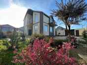 Satılır 4 otaqlı 206 m2 villa Bilgəh
