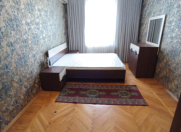 İcarəyə verilir 3 otaqlı 85 m2 köhnə tikili 28 May m.