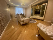 Satılır 5 otaqlı 250 m2 yeni tikili 28 May m.