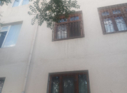 Satılır 2 otaqlı 43 m2 köhnə tikili Gənclik m.