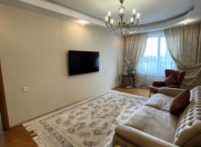 Satılır 3 otaqlı 84 m2 köhnə tikili Tibb Universiteti