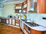 Satılır 3 otaqlı 278 m2 yeni tikili Nizami m.