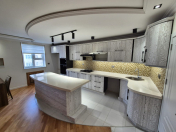 Satılır 3 otaqlı 100 m2 köhnə tikili Əmircan