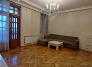 İcarəyə verilir 2 otaqlı 65 m2 köhnə tikili Səməd Vurğun parkı