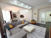 İcarəyə verilir 3 otaqlı 150 m2 yeni tikili Ağ şəhər