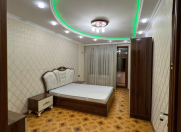 İcarəyə verilir 3 otaqlı 110 m2 köhnə tikili Gənclik m.