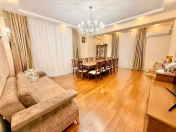 Satılır 3 otaqlı 135 m2 yeni tikili 28 May m.