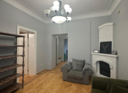 Satılır 2 otaqlı 70 m2 köhnə tikili Nəsimi r.