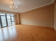 Satılır 4 otaqlı 180 m2 yeni tikili 28 May m.