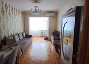 Satılır 2 otaqlı 47 m2 köhnə tikili Qara Qarayev m.