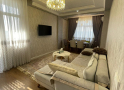 Satılır 3 otaqlı 130 m2 yeni tikili İnşaatçılar m.