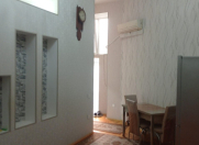 Satılır 2 otaqlı 40 m2 köhnə tikili Sahil m.