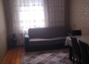 Satılır 3 otaqlı 70 m2 köhnə tikili Zərifə Əliyeva adına park