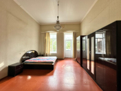 İcarəyə verilir 2 otaqlı 75 m2 köhnə tikili Nizami m.