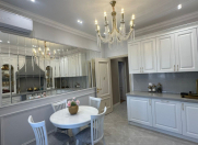 Satılır 3 otaqlı 130 m2 yeni tikili Gənclik m.