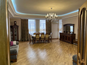 Satılır 3 otaqlı 165 m2 yeni tikili 28 May m.