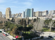 Satılır 3 otaqlı 95 m2 köhnə tikili Səməd Vurğun parkı