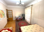 Satılır 2 otaqlı 60 m2 köhnə tikili Əhmədli m.