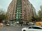 Satılır 3 otaqlı 120 m2 yeni tikili Bakı