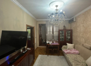 Satılır 2 otaqlı 60 m2 köhnə tikili Atatürk parkı