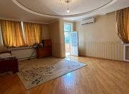 Satılır 4 otaqlı 160 m2 yeni tikili Elmlər Akademiyası m.