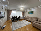 Satılır 3 otaqlı 148 m2 yeni tikili Şah İsmayıl Xətai m.