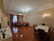 Satılır 4 otaqlı 186 m2 yeni tikili 28 May m.