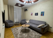 İcarəyə verilir 3 otaqlı 130 m2 yeni tikili Nizami m.