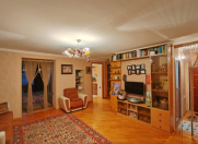 Satılır 2 otaqlı 60 m2 köhnə tikili Yasamal r.