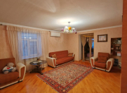 Satılır 2 otaqlı 60 m2 köhnə tikili Nizami m.