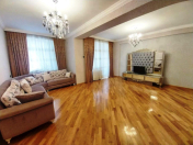 Satılır 3 otaqlı 130 m2 yeni tikili İnşaatçılar m.