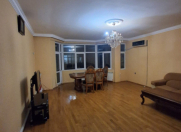 Satılır 3 otaqlı 140 m2 köhnə tikili 8 Noyabr m.
