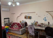 Satılır 2 otaqlı 65 m2 köhnə tikili Əhmədli m.