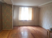 Satılır 2 otaqlı 90 m2 yeni tikili Gənclik m.