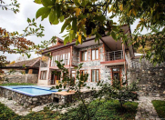 İcarəyə verilir 7 otaqlı 300 m2 villa Şəki