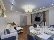 Satılır 108 otaqlı 108 m2 yeni tikili 28 May m.