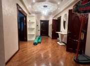 Satılır 3 otaqlı 160 m2 yeni tikili 8 mkr