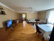 Satılır 3 otaqlı 100 m2 köhnə tikili Qara Qarayev m.