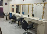 Satılır 1 otaqlı 40 m2 ofis Memar Əcəmi m.