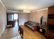 Satılır 3 otaqlı 70 m2 köhnə tikili Yasamal r.