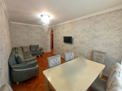 Satılır 3 otaqlı 80 m2 köhnə tikili Yasamal r.